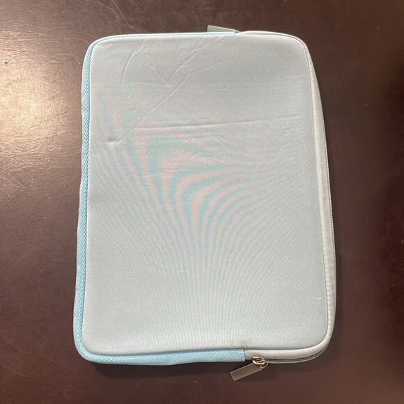 MacBook New Pro 13” shell with light blue soft case - Picture 3 of 5